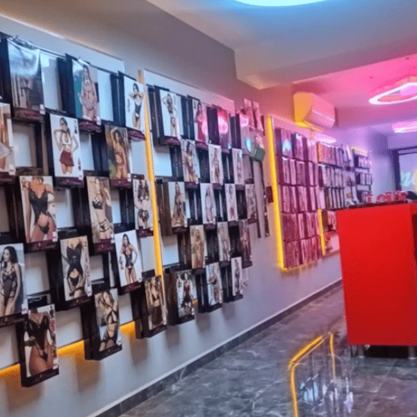 İzmir Sex Shop | Aynı Gün Gizli Teslimat – Kimse Bilmeden Kapında